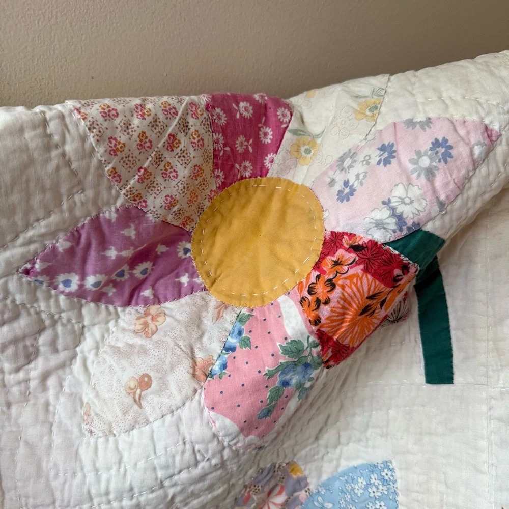 1930s‎ Reworked Flower Quilt - Picture 12 of 13
